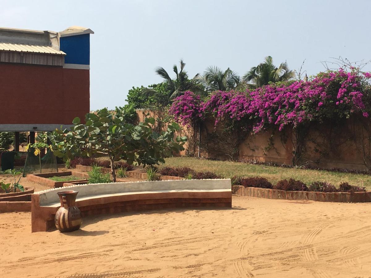 La Maison Bleue Lome Luaran gambar