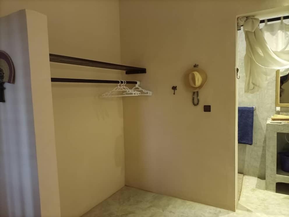 La Maison Bleue Lome Luaran gambar