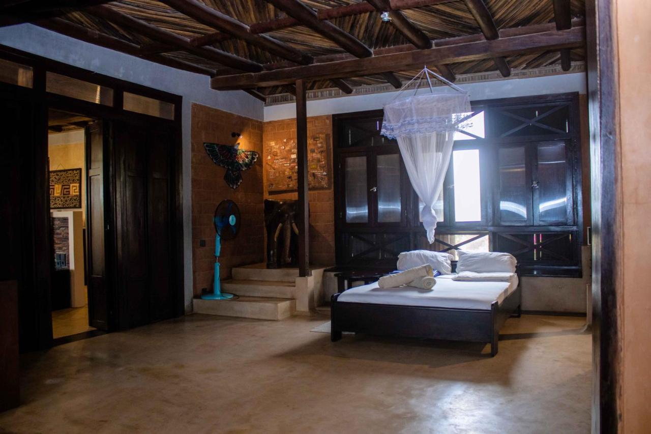 La Maison Bleue Lome Luaran gambar